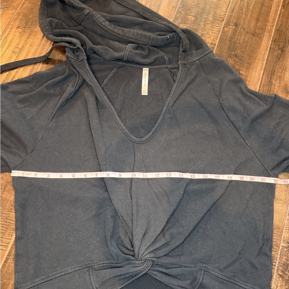 Fabletics Sydney Twist Front Hoodie Black Size XL Cropped Pullover LS1932925 - Picture 8 of 10